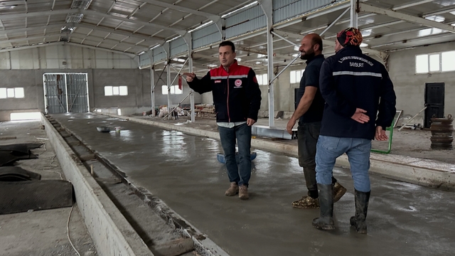 Çatıksu'da modern büyükbaş ahırı inşa ediliyor