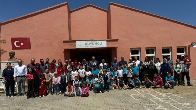 Burhaniye'de bahar şenliği coşkusu