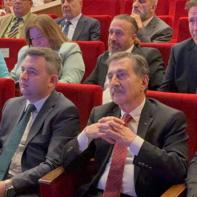 Tepebaşı Belediyesi'ne operasyon
Belediye Başkanı Dt. Ahmet Ataç bir sempoz...