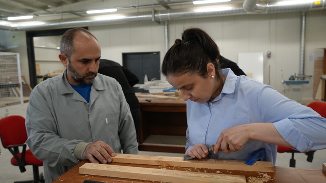 Unutulmaya yüz tutan ahşap oyma sanatı, bu kursla gelecek kuşaklara aktarılıyor