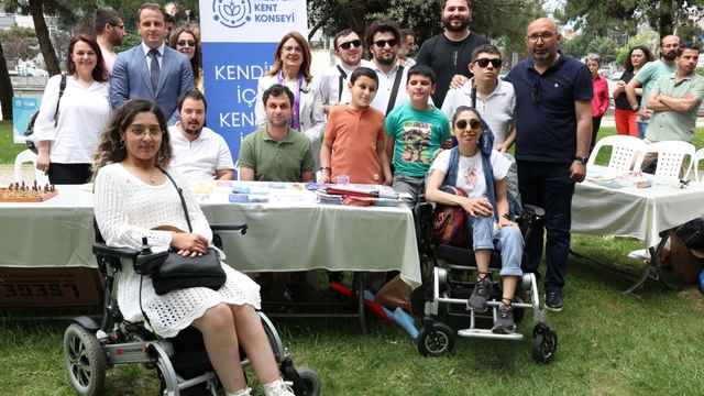 Nilüfer'de engeller sevgi ile aşılıyor