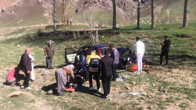 Van'da kontrolden çıkan otomobildeki 1 kişi öldü, 2 kişi yaralandı