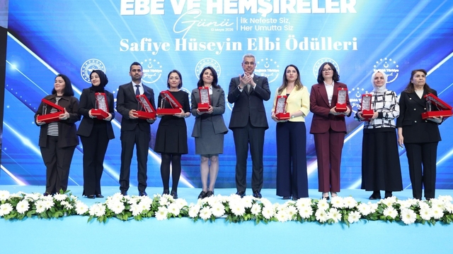 Yılın hemşireleri ödüllendirildi
