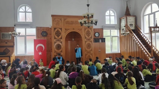 Sinop'ta camiler çocuklarla şenlendi