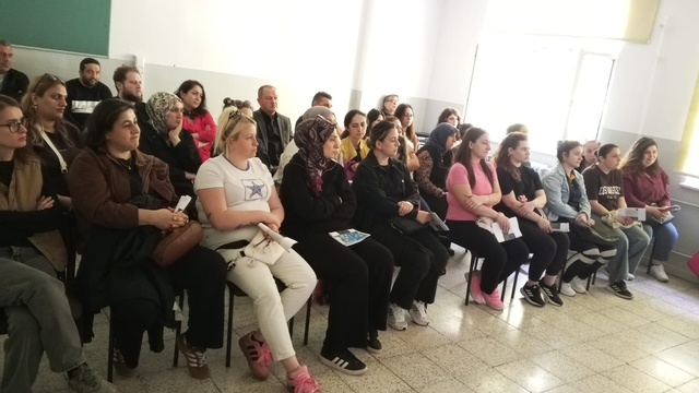 Velilere dijital çağ ve çocuk gelişimi semineri