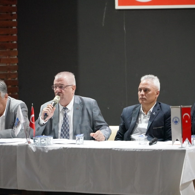 Edremit Belediyesi halk buluşmalarını sürdürüyor
Başkan Ertaş vatandaşları...