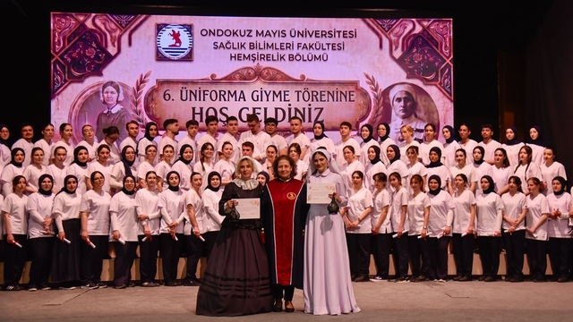 Hemşire adayları üniformalarını giydi