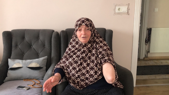 Köpekler kolunu parçaladı, gözleri açık gitti
Köpeklerin saldırısı sonucu kolunu kaybeden Huriye Kaya, tazminatını alamadan hayatını kaybetti
Eşini kaybeden Nihat Kaya: "Hayvanlara düşman değiliz ama bunlar insanlara zarar veriyor"