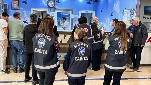 Van'da Kurban Bayramı öncesi otogarda denetim yapıldı