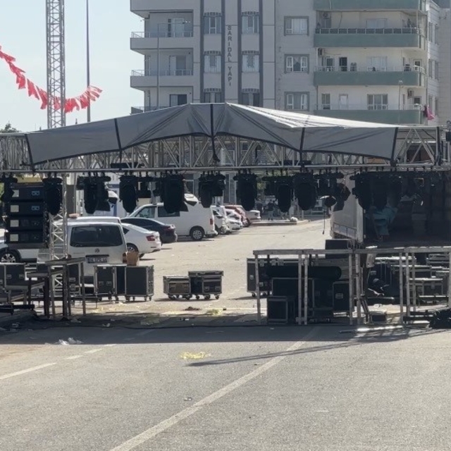 Bayrak tartışması organizasyonu iptal ettirdi
DEM Partili Ceylanpınar Beled...