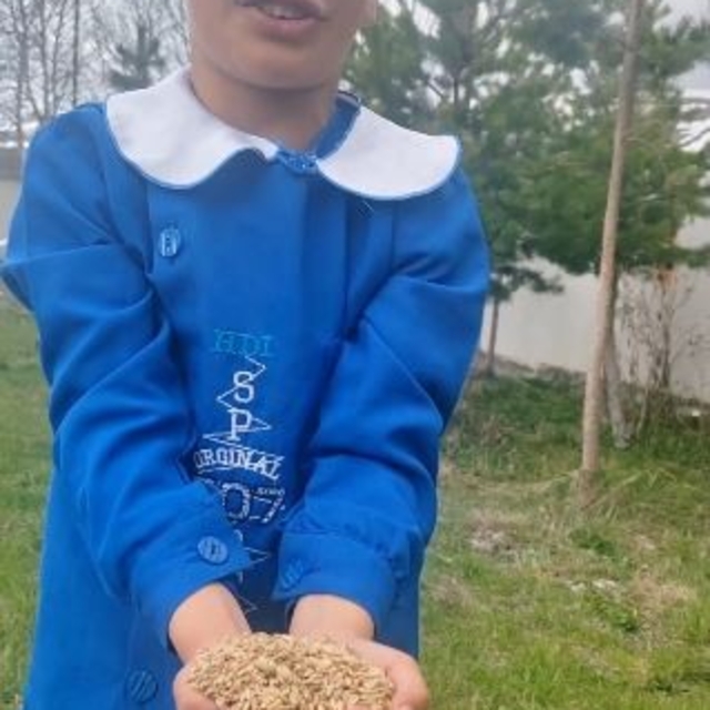 Köy okulu öğrencilerinden 14 Mayıs Çiftçiler Günü klibi