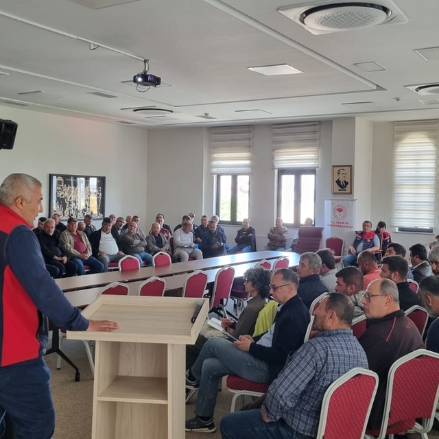 Eceabat'ta üreticilere Kırsal Kalkınma Hibe Programı anlatıldı