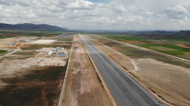 Gümüşhane-Bayburt Havalimanı'nda çalışmalar sürüyor
Gümüşhane-Bayburt Havalimanı 2026'nın son çeyreğinde hizmete açılacak