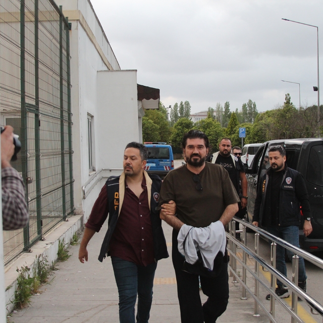 Gözaltına alınan Rasim Ozan Kütahyalı Adana'ya getirildi