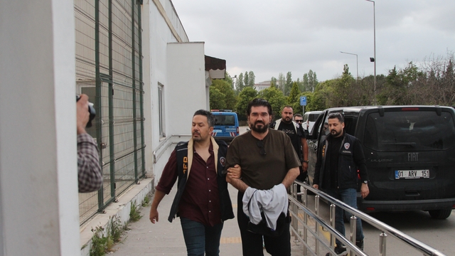 Gözaltına alınan Rasim Ozan Kütahyalı Adana'ya getirildi