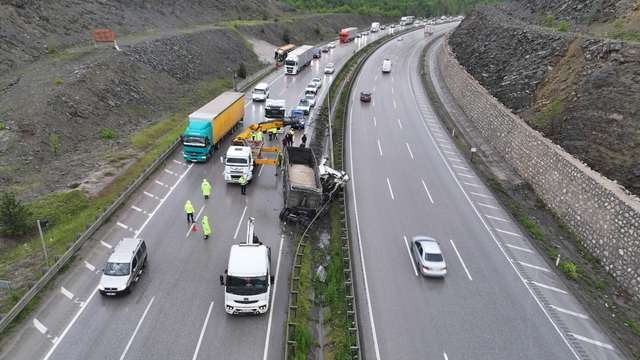 Samsun'da 2 tırın çarpıştığı kazada 2 sürücü yaralandı