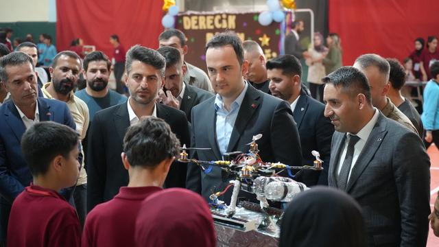 Derecik'te "2. Bilim Şenliği" yapıldı