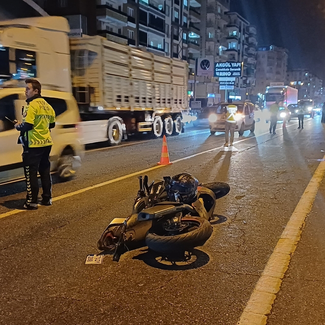Batman'da motosikletin çarptığı yaya ile sürücü hayatını kaybetti