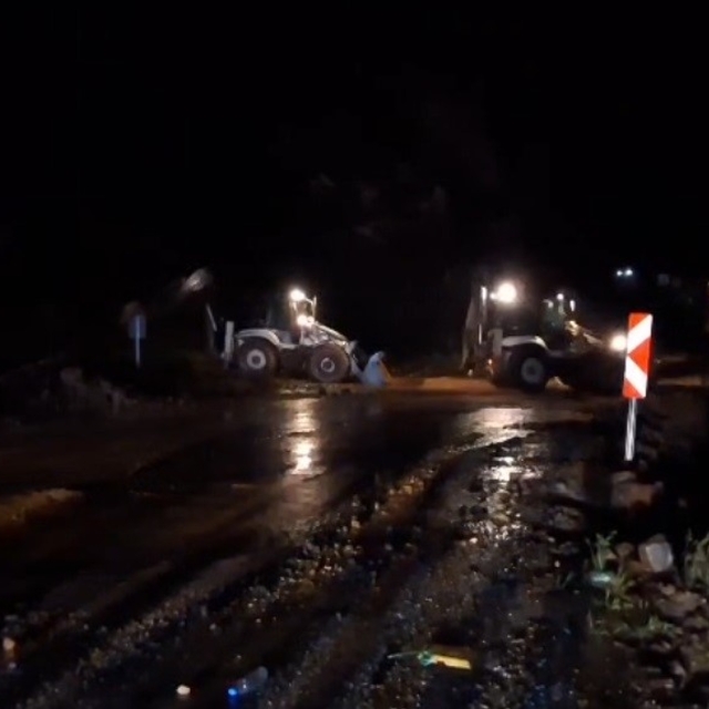 Yağışlar kenti esir aldı, Tunceli-Ovacık ve Tunceli-Erzincan yolları kapand...