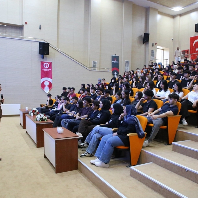 HBB öğrencileri sınavda sürecinde yalnız bırakmıyor