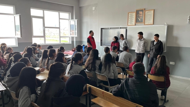 Sarıkamış'ta öğrencilere terörle mücadele ve dijital güvenlik semineri