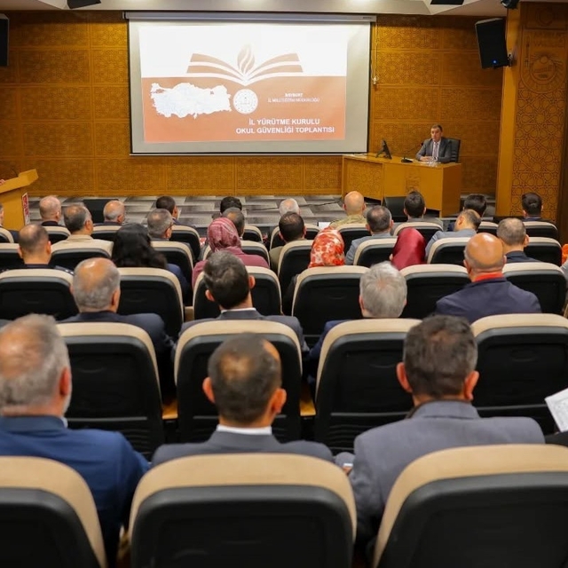 Okul çevrelerindeki güvenlik önlemleri değerlendirildi