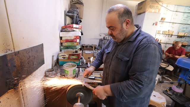 Hatay'da bıçakçılar Kurban Bayramı mesaisine başladı