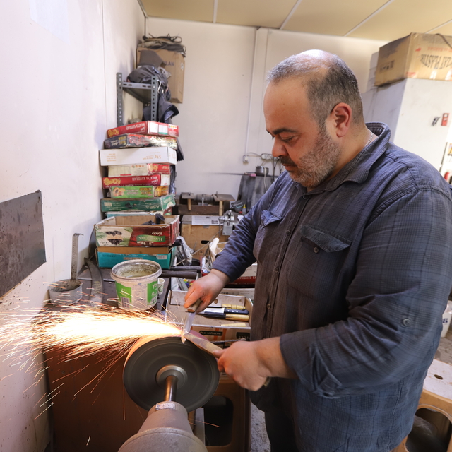 Hatay'da bıçakçılar Kurban Bayramı mesaisine başladı