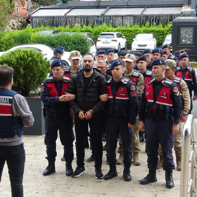 Trabzon merkezli 5 ilde dolandırıcılık operasyonunda gözaltına alınan 12 ki...