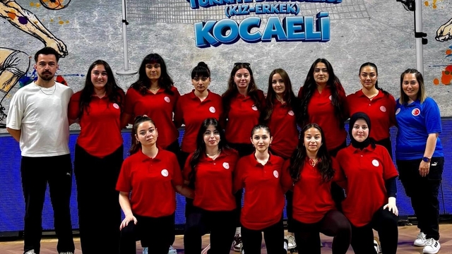 Bilecik Kız Voleybol Takımı Türkiye yarı finaline yükseldi
