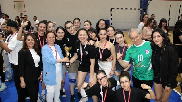 ADÜFEST Spor Şenlikleri kapsamında kupa törenleri gerçekleştirildi