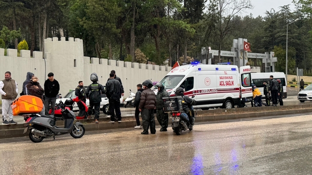 Bilecik'te ticari araç ile motosiklet çarpıştı; 1 yaralı