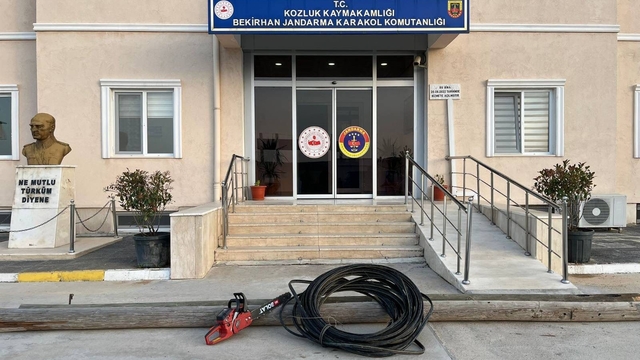 Jandarmadan kablo hırsızlarına suçüstü: 3 gözaltı