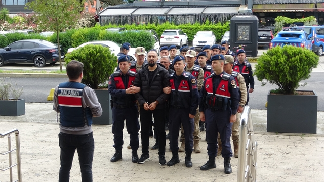 Trabzon merkezli 5 ilde dolandırıcılık operasyonunda gözaltına alınan 12 kişi adliyeye çıkartıldı