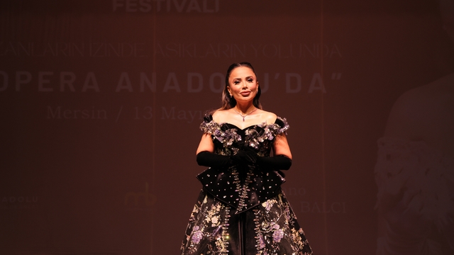 "Ozanların İzinde, Aşıkların Yolunda - Opera Anadolu'da" gösterisi Mersin'de sahnelendi