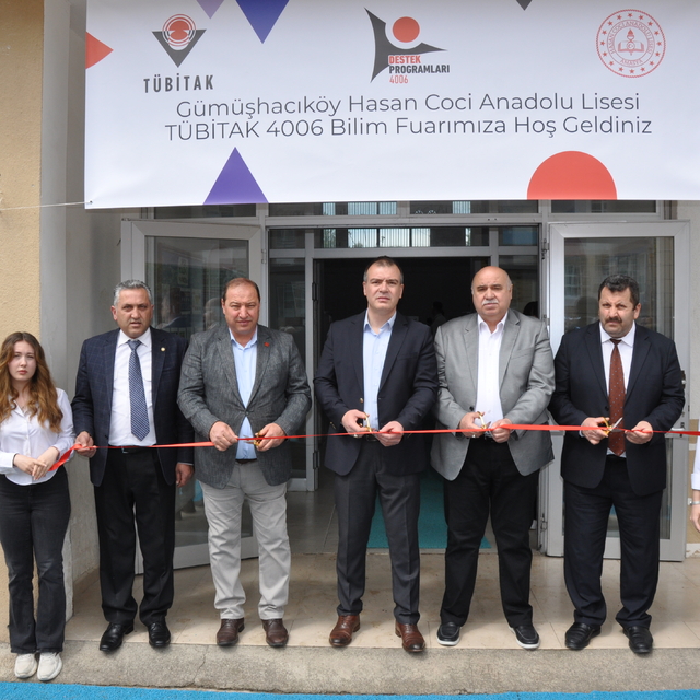 Gümüşhacıköy Hasan Coci Anadolu Lisesi'nde TÜBİTAK 4006 Bilim Fuarı açıldı