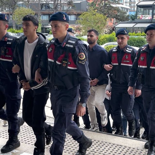 Trabzon merkezli 5 ilde siber dolandırıcılık operasyonu şüphelileri adliyed...