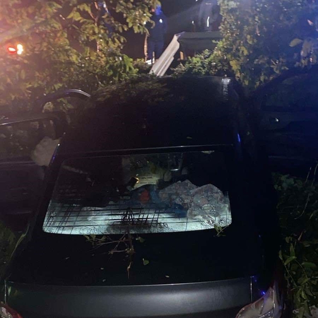 İnegöl'de otomobil tarlaya uçtu: 4 yaralı