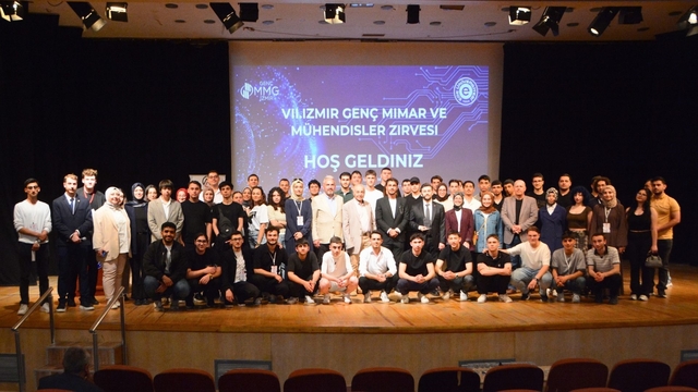 Geleceğin mühendisleri Ege'de buluştu