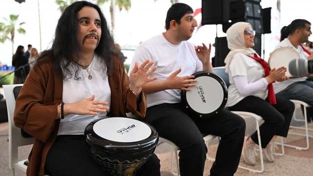 Mersin'de engeller sanat ve müzikle aşıldı
Engelli bireyler konser, sergi ve gösterilerle unutulmaz bir hafta yaşadı