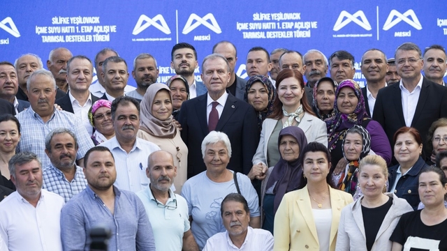 Başkan Seçer: "Üretemeyen toplum bağımsızlığını yitirir"
"Çiftçiyi desteklemek, ülkenin geleceğine yatırım yapmaktır"