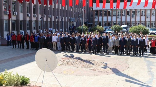 Aydın'da Gençlik Haftası, çelenk töreniyle başladı