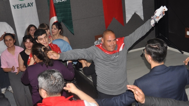 Bayındır'da engelli öğrenciler için asker eğlencesi yapıldı