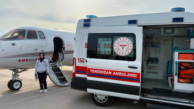 Mardin'de ambulans uçak 70 günlük bebek için havalandı