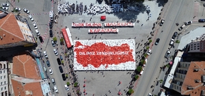 Karaman'da öğrencilerden "Yürüyen Sözlük" gösterisi