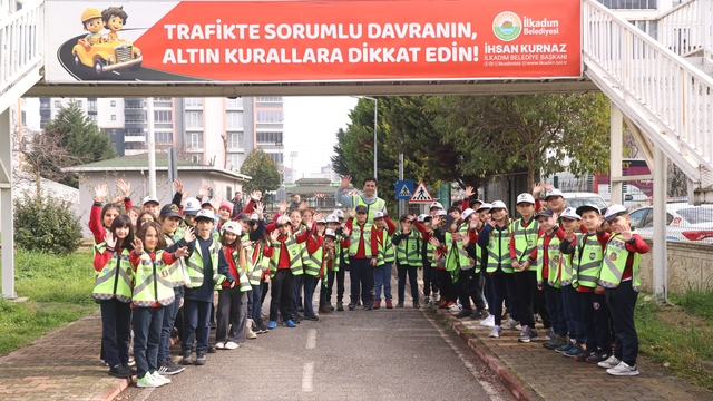 Başkan Kurnaz: "Çocuklarımız trafik eğitim pistinde kuralları eğlenerek öğreniyor"