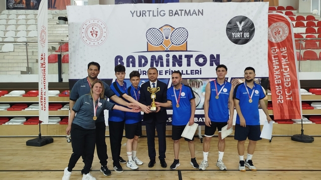 Aydın'ın badmintoncuları namağlup şampiyon oldu