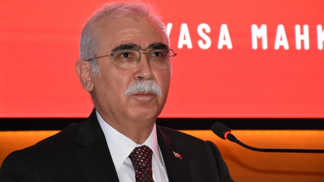Anayasa Mahkemesi Başkanı Özkaya'dan "hak odaklı yaklaşım" vurgusu
Anayasa Mahkemesi Başkanı Kadir Özkaya:
"Bireysel başvuru, temel hak ve özgürlüklerin korunmasında bireye doğrudan anayasal güvence sağlayan bir yoldur"
