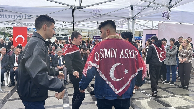 Burdur'da 16 engelli genç temsili askerlik görevi için kışlaya uğurlandı