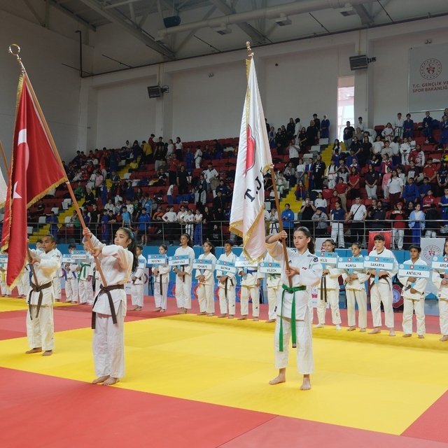 Karaman'da Minikler Türkiye Judo Şampiyonası heyecanı başladı